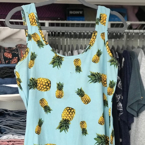 Slim fit pineapple tank top (soft material) - Picture 1 of 1